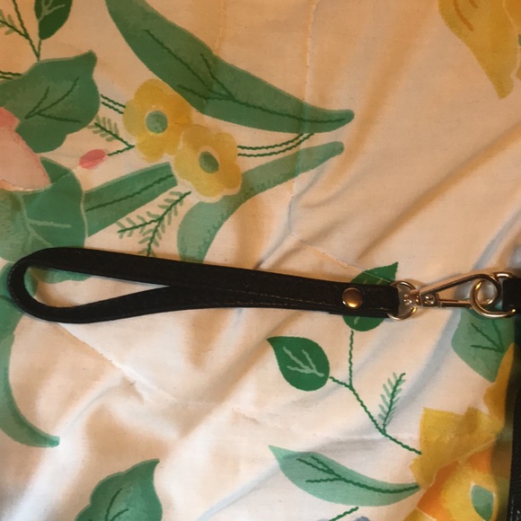 Mia K. Collection clutch/Whistlet - Picture 3 of 5